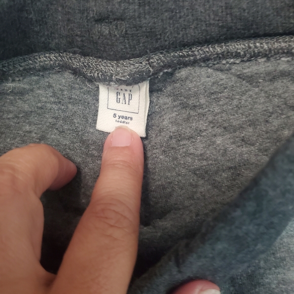 GAP Kids Gray Quilted Sweatpants for Kids-missing Drawstring - Picture 3 of 4